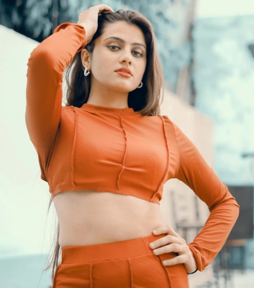 Indian Model Diksha Pawar Picture Collection, Photo Gallery, Video, IGTV, Images, Shooting, Modeling Studio