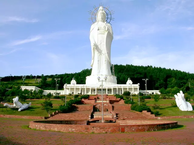 Dai Kannon of Kita no Miyako Park - दुनिया की 10 सबसे ऊँची मूर्तियाँ - Tallest Statues in the World in Hindi (See List)